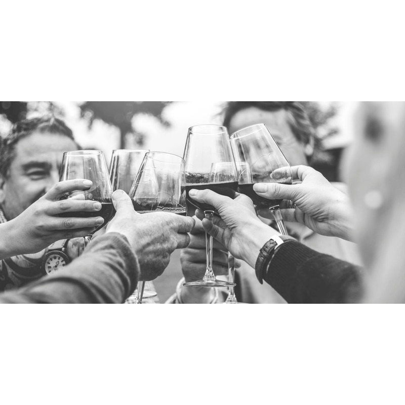 ワイワイガヤガヤ　ワインでカンパイ